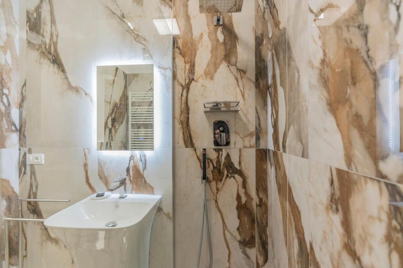 בולוניה Aldrovandi Luxury Suites And Apartment מראה חיצוני תמונה