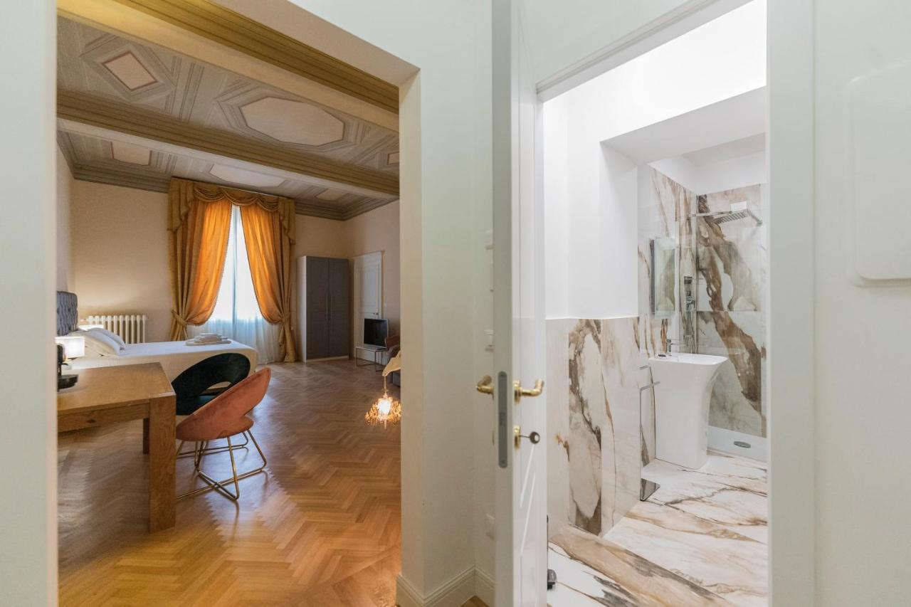 בולוניה Aldrovandi Luxury Suites And Apartment מראה חיצוני תמונה