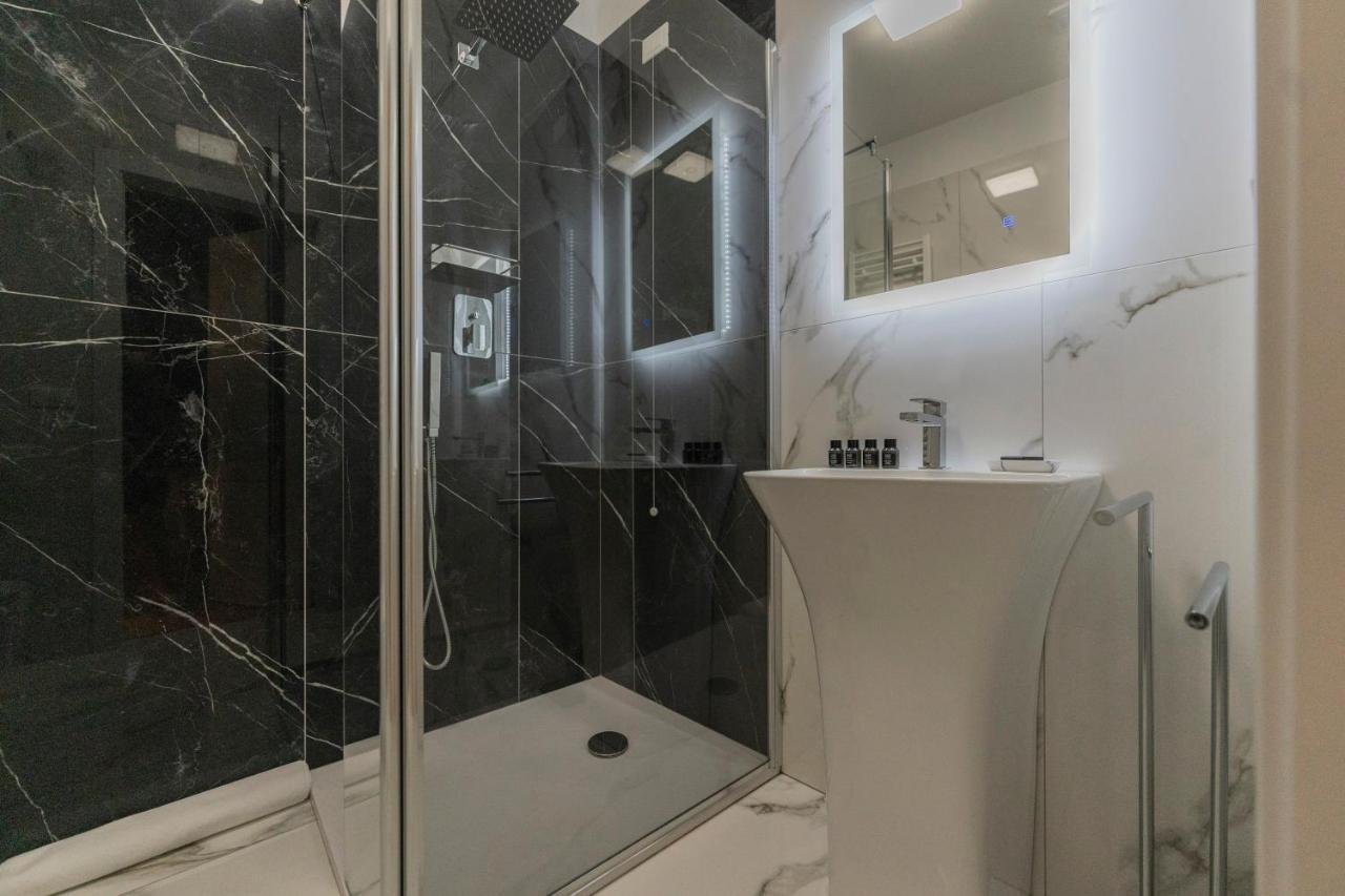 בולוניה Aldrovandi Luxury Suites And Apartment מראה חיצוני תמונה