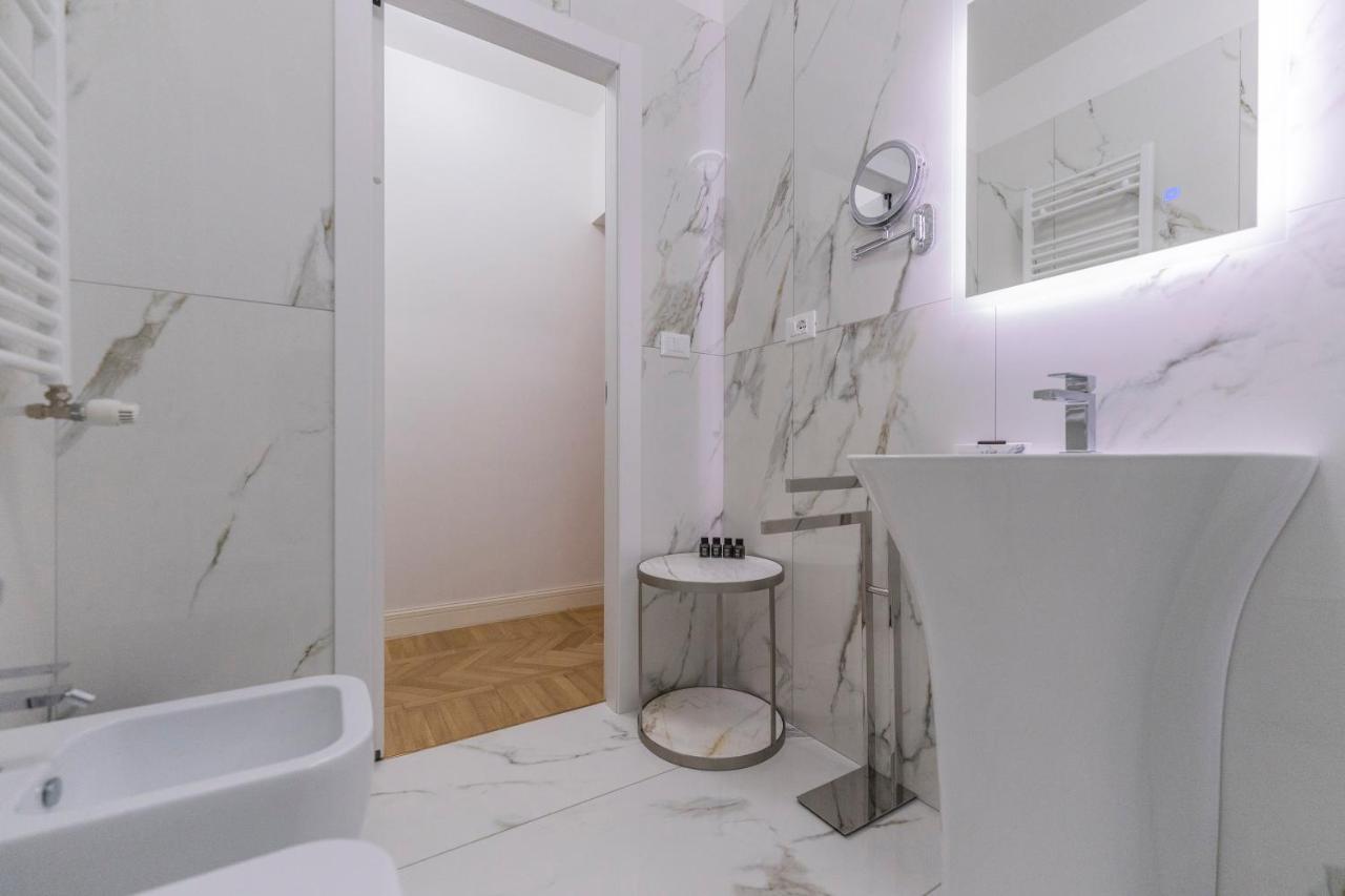 בולוניה Aldrovandi Luxury Suites And Apartment מראה חיצוני תמונה