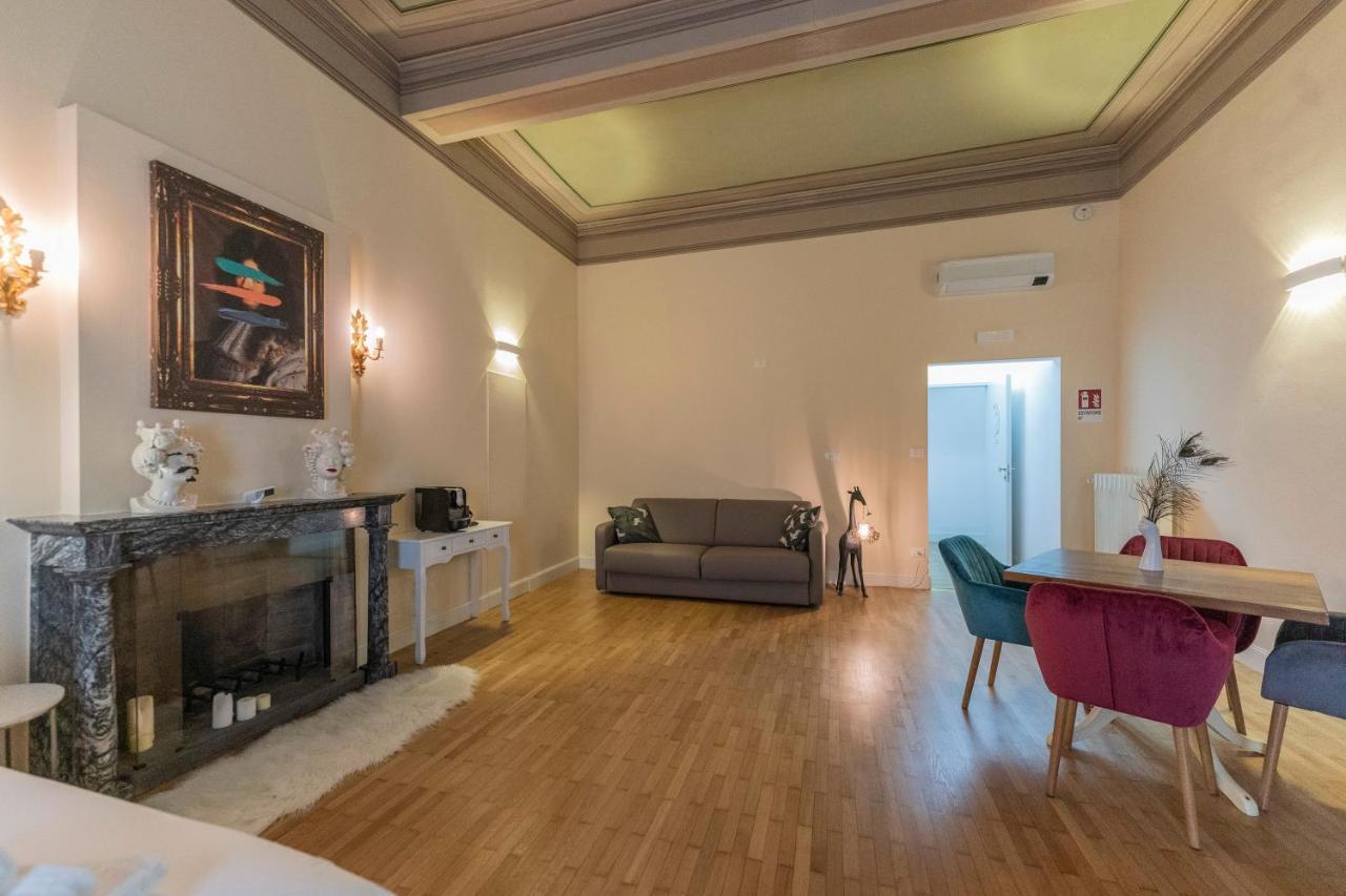 בולוניה Aldrovandi Luxury Suites And Apartment מראה חיצוני תמונה