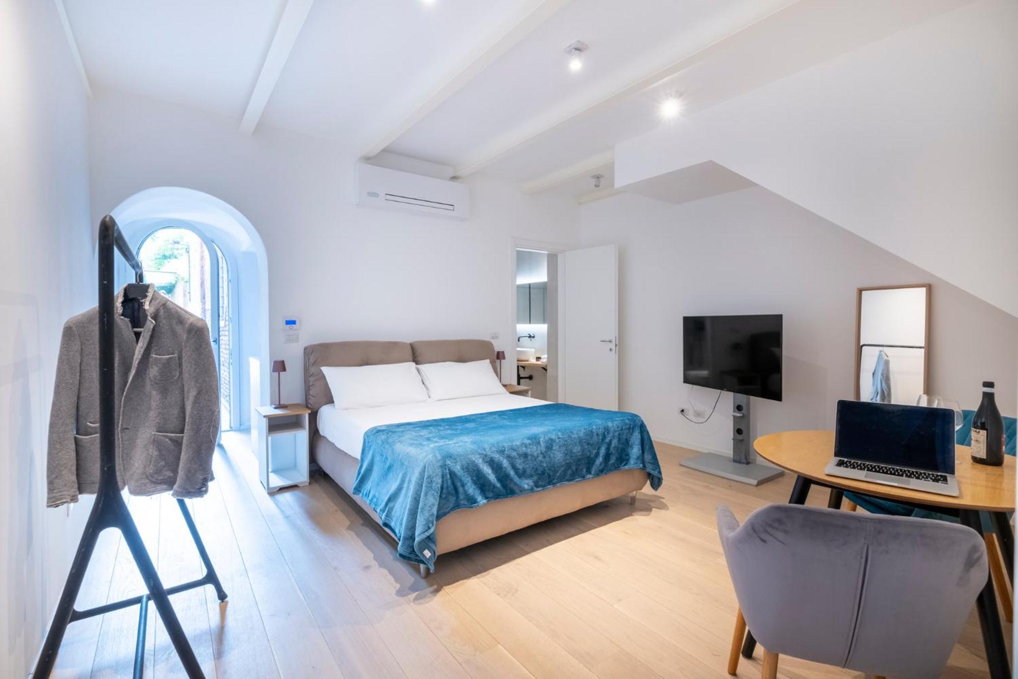 בולוניה Aldrovandi Luxury Suites And Apartment מראה חיצוני תמונה