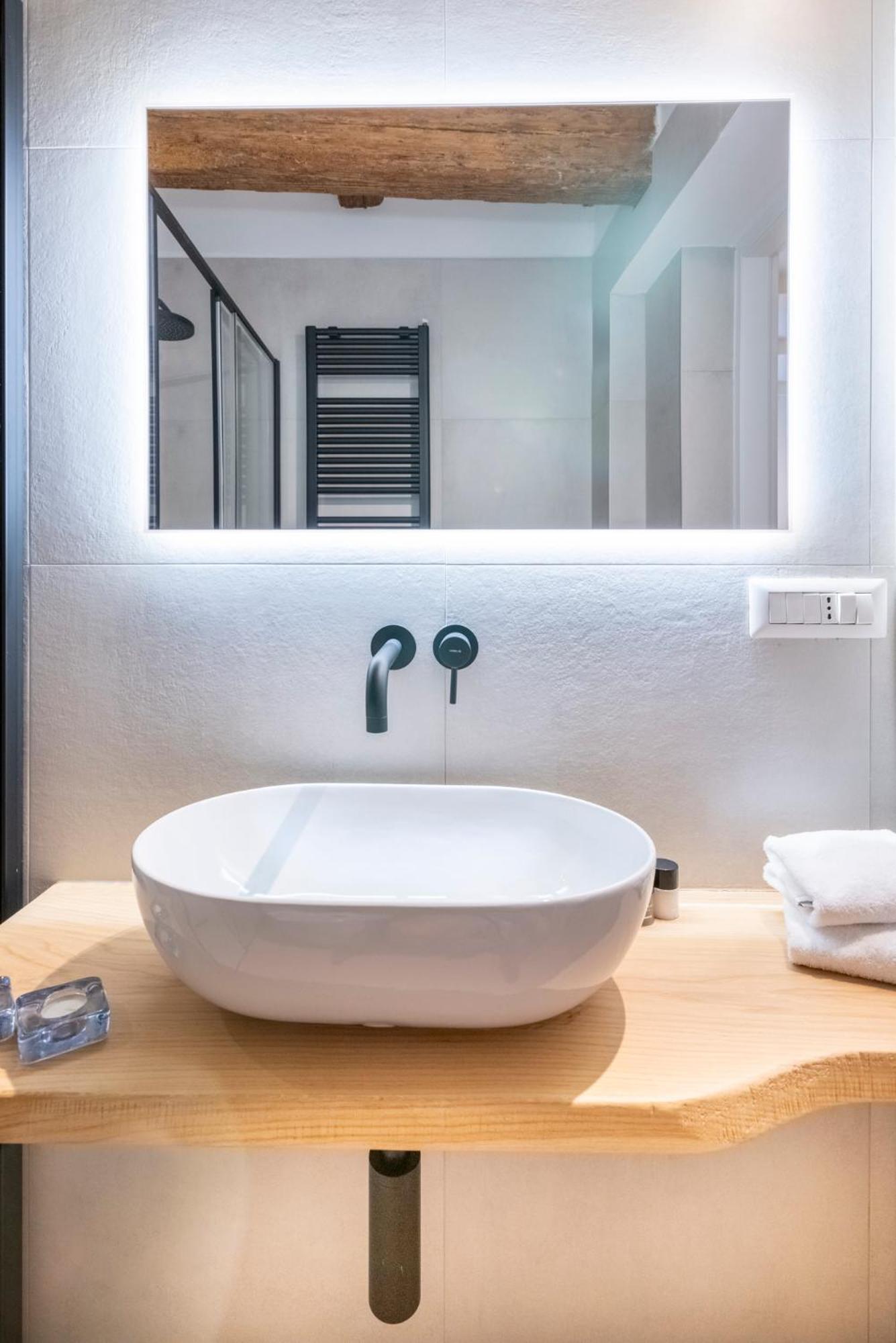 בולוניה Aldrovandi Luxury Suites And Apartment מראה חיצוני תמונה
