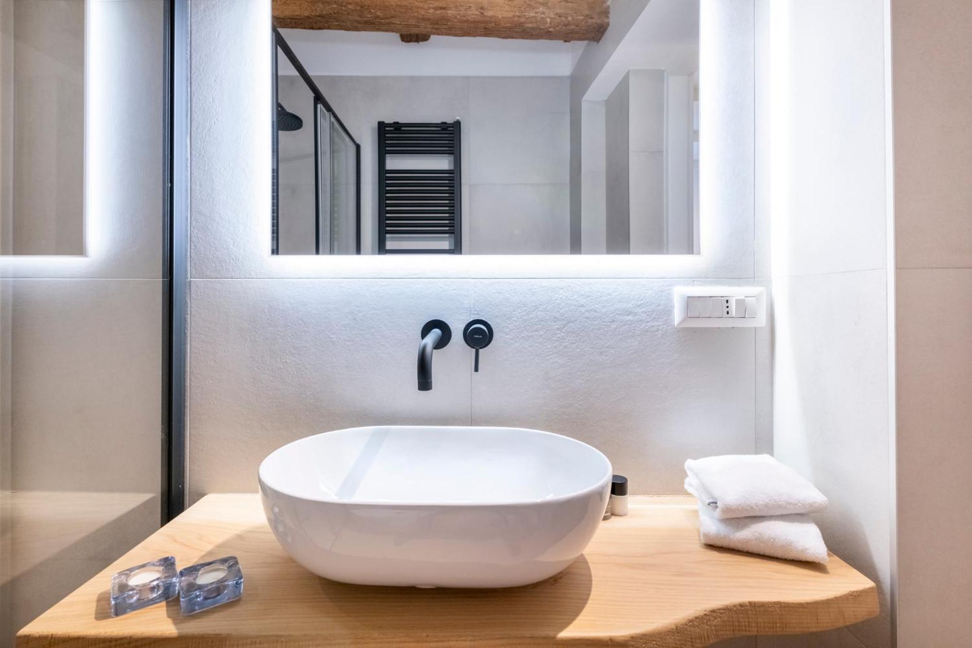 בולוניה Aldrovandi Luxury Suites And Apartment מראה חיצוני תמונה