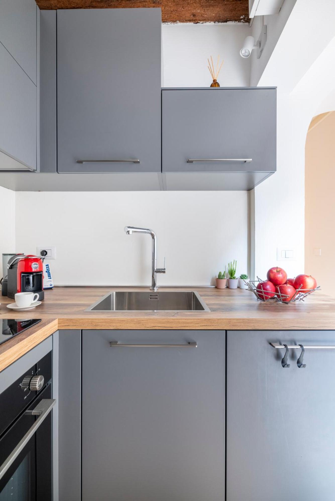 בולוניה Aldrovandi Luxury Suites And Apartment מראה חיצוני תמונה