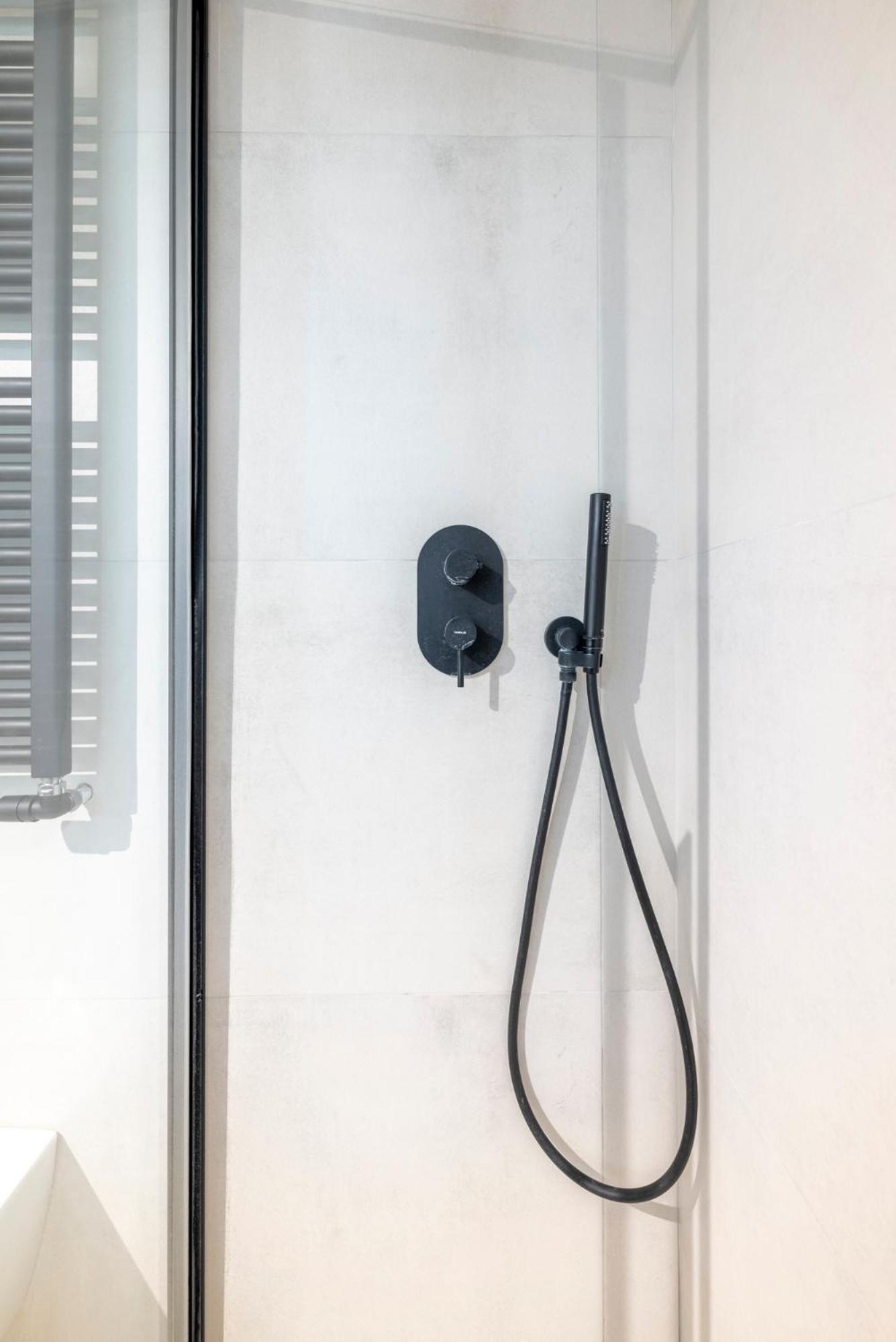 בולוניה Aldrovandi Luxury Suites And Apartment מראה חיצוני תמונה