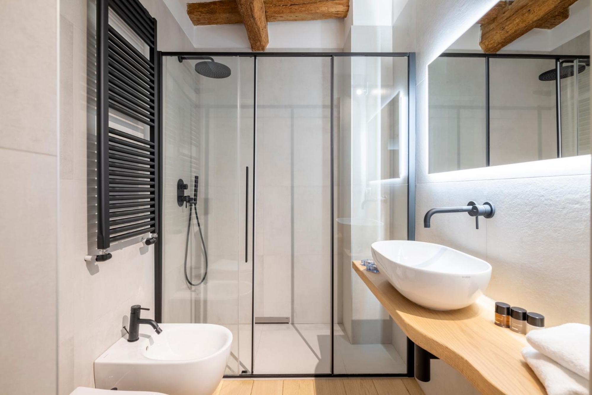 בולוניה Aldrovandi Luxury Suites And Apartment מראה חיצוני תמונה
